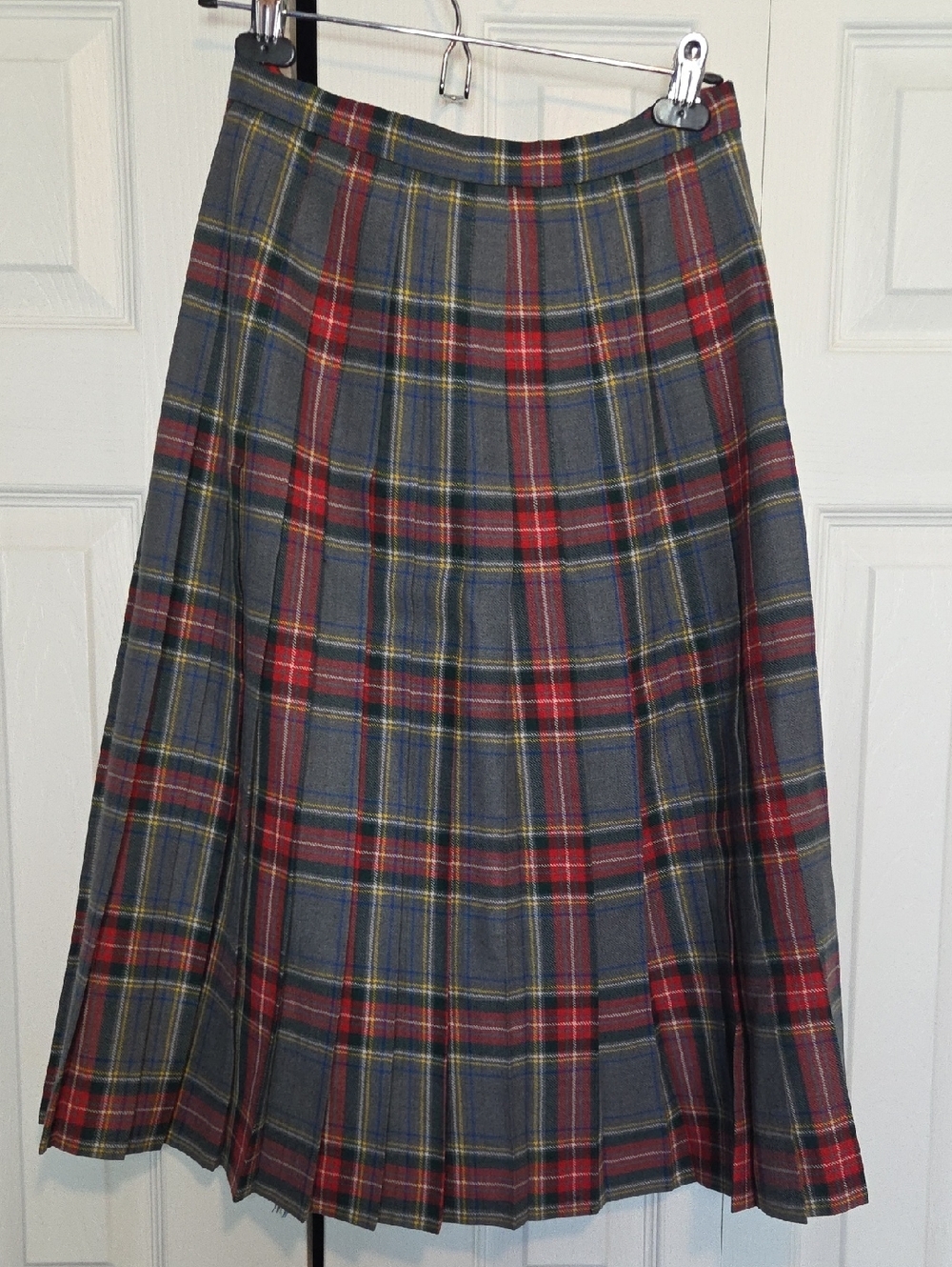 Plaid Kilt Grey Stewart Clan 28" Waist - Picture 3 of 3